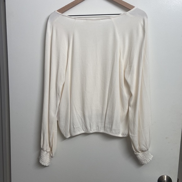 ASTR the label 💟 Women's Long Balloon Sleeve V-Neck Blouse Essex Faux Wrap Top - Picture 7 of 7